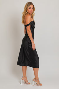 Le Lis Biased Midi Dress- Black