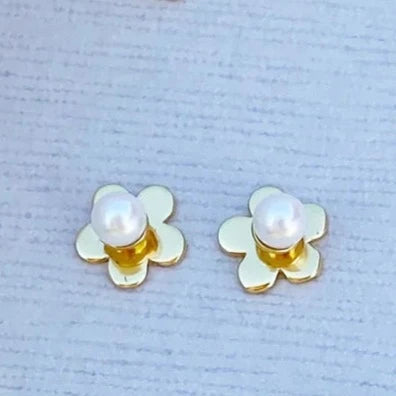 Ear Kit Pearl Stud + Flower Plate- Gold